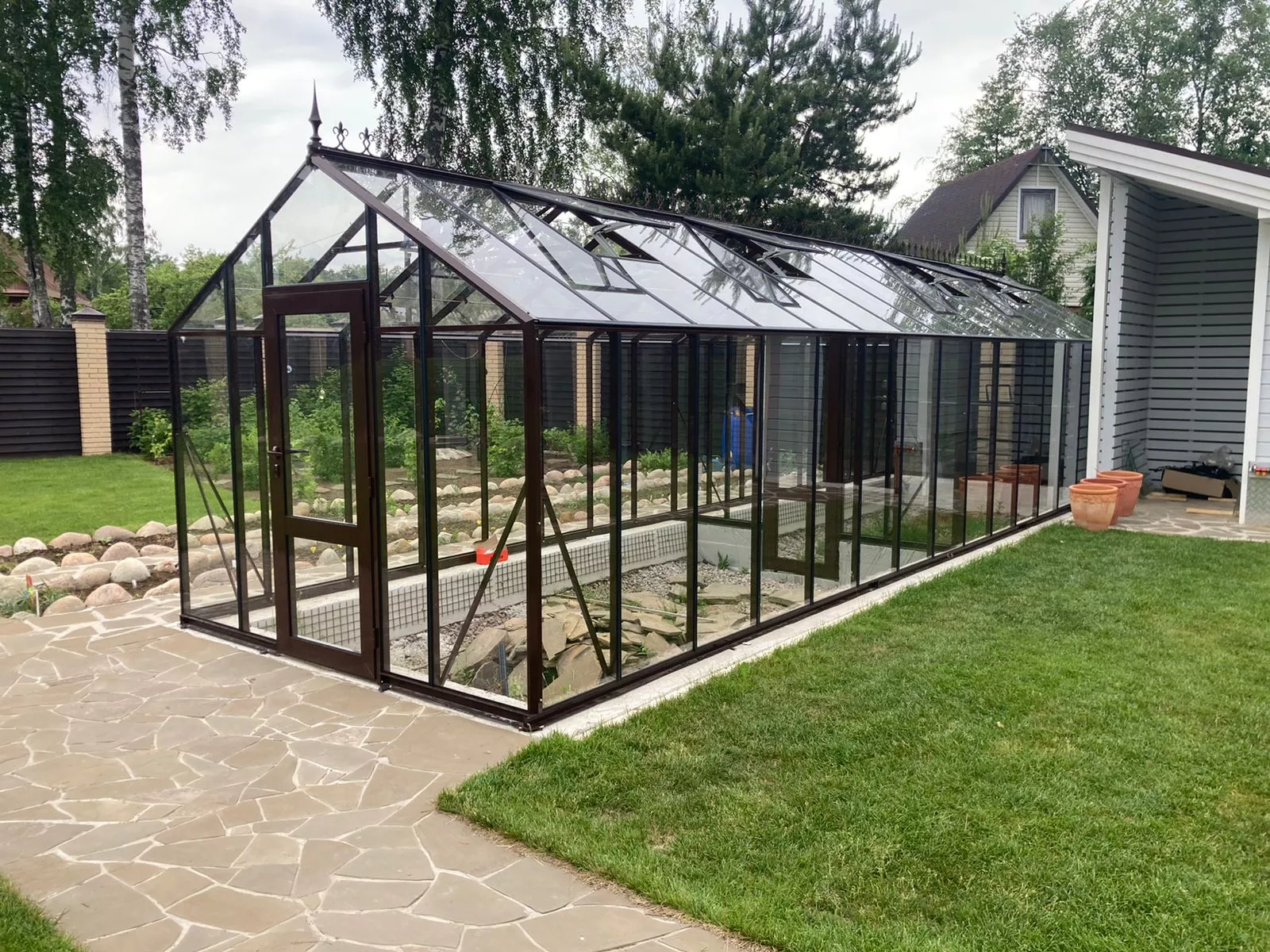 Как правильно выбрать форму теплицы: арочная, каплевидная, прямостенная, купольная