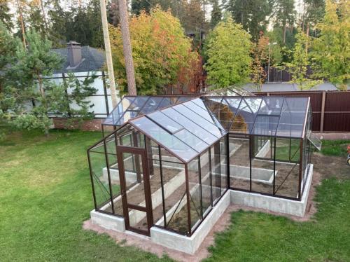 Теплица Botanik Т Standard с тамбуром и комплектом купейных дверей Ботаник