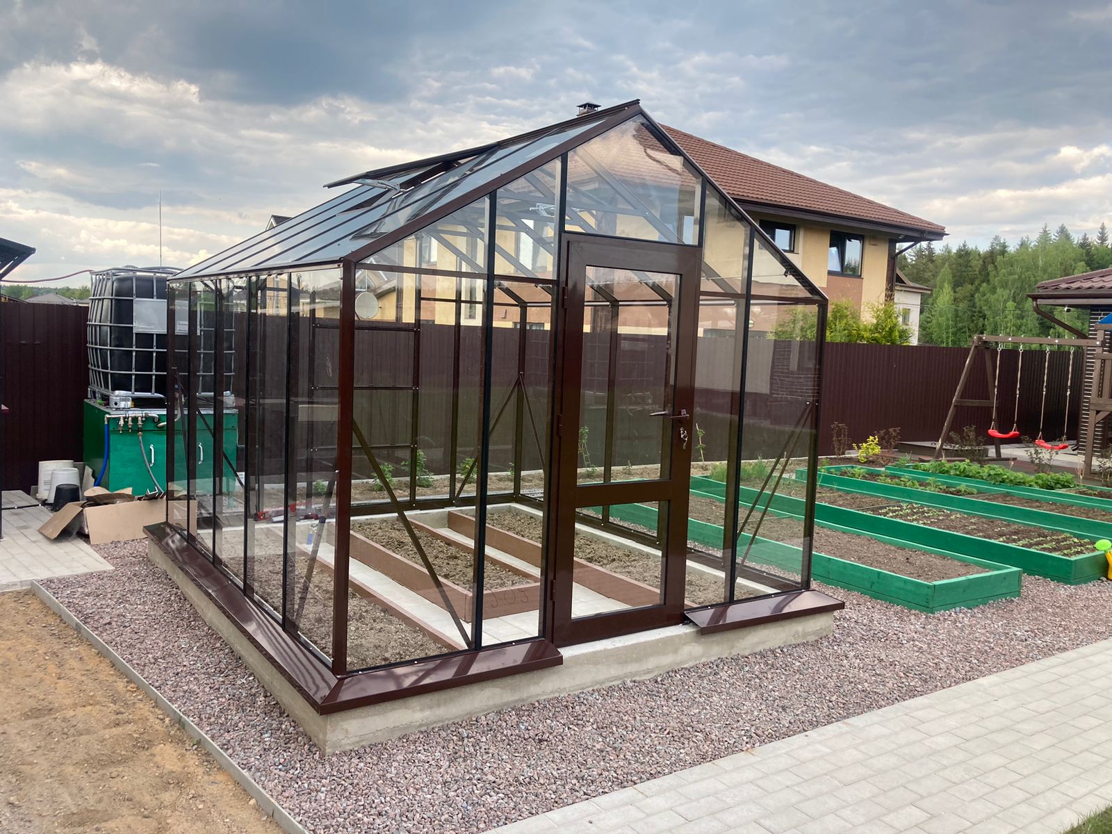 Как выбрать теплицу и на что обратить внимание