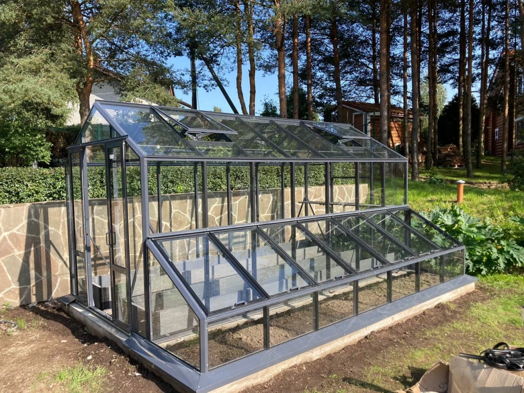 Сотовый поликарбонат, стекло или пленка: что лучше для теплицы