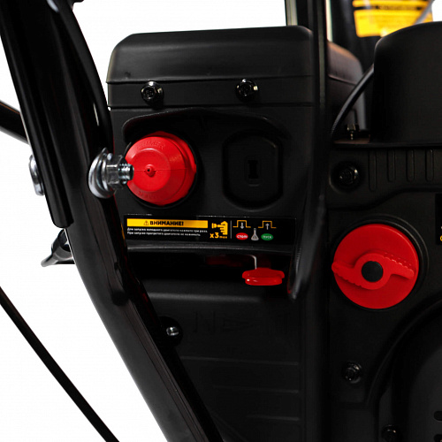 Снегоуборщик бензиновый гусеничный CHAMPION STT761E