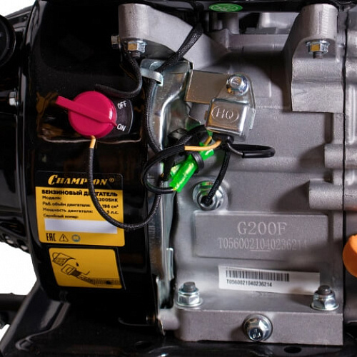 Снегоуборщик бензиновый CHAMPION ST656