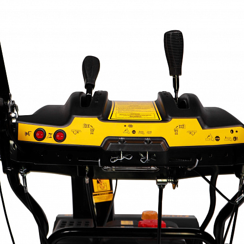 Снегоуборщик бензиновый гусеничный CHAMPION STT761E